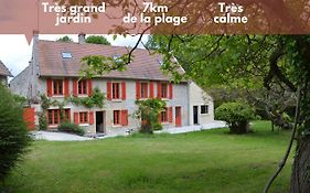 Maison typique - Très grand jardin - 7km de la mer